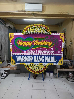 Papan Bunga di Gajah